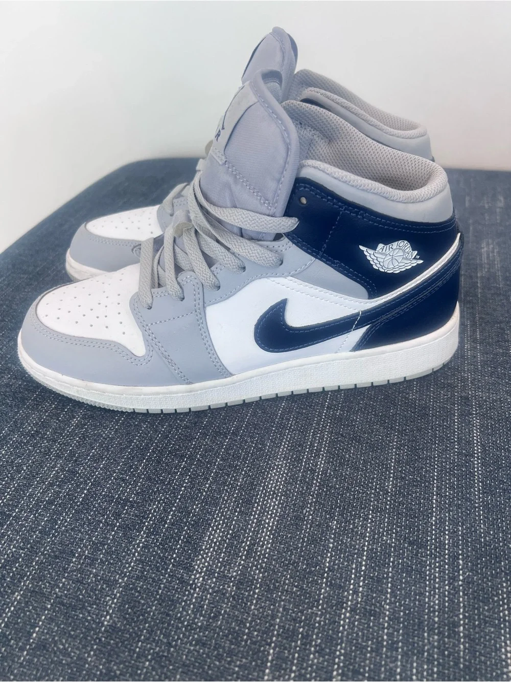 Nike Air Jordan 1 Mid Grey White Navy